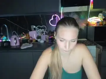 Singlemother5619  live sex cam