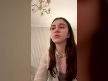 Amoremeoww  live sex cam