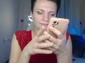 Avasaturnian  live sex cam