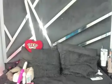 Coralhtx  live sex cam