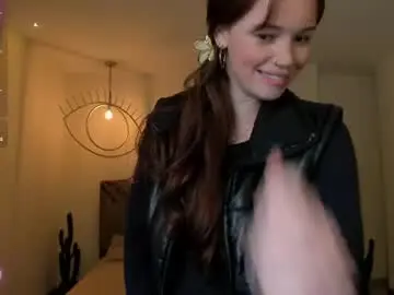 Corinnerusso  live sex cam