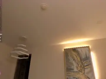 Corinnerusso  live sex cam