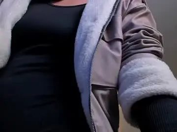 Corinnerusso  live sex cam