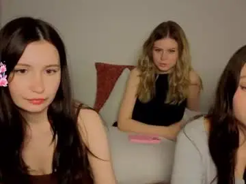 Eumomino  live sex cam