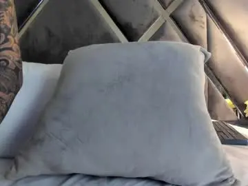 Ivonne_millerr  live sex cam