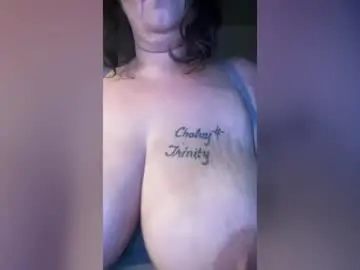 Ladygr33n3y3s  live sex cam