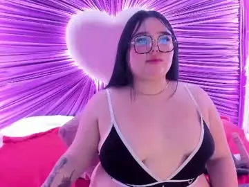 Lushie_love  live sex cam