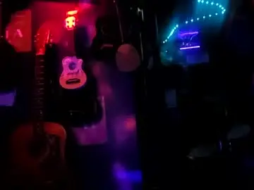 Mmmmmkbgrrrrr  live sex cam