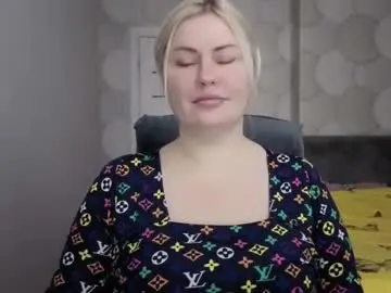 Blackeyes11  live sex cam