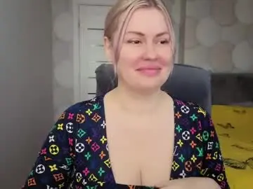 Blackeyes11  live sex cam