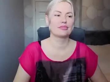 Blackeyes11  live sex cam