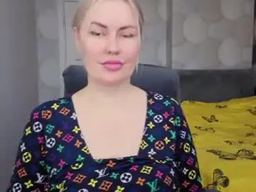 Blackeyes11  live sex cam