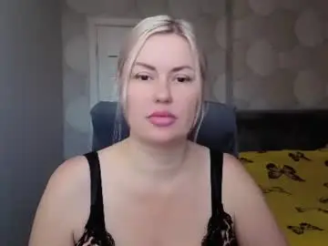 Blackeyes11  live sex cam