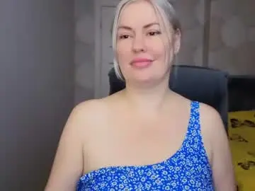 Blackeyes11  live sex cam