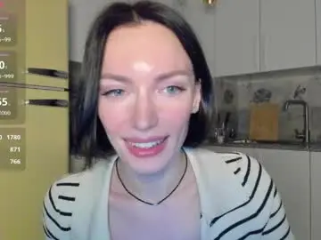 Ferdina18  live sex cam