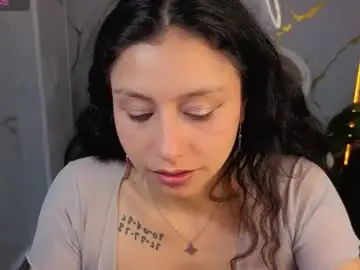Hadda_crazy_b  live sex cam
