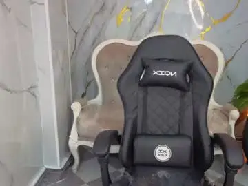 Hadda_crazy_b  live sex cam