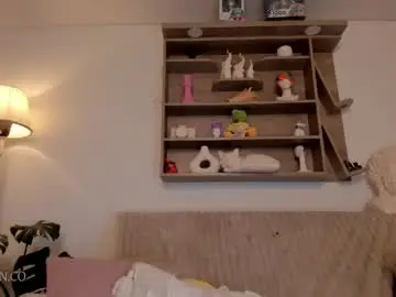 Itsaraa  live sex cam