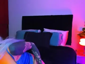 Naugthymila3  live sex cam
