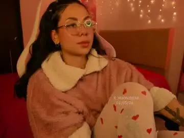 X_moonshine  live sex cam