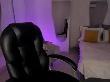 Bellarosex1  live sex cam