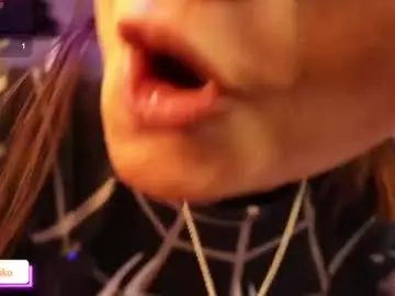 Ivi_aiko  live sex cam