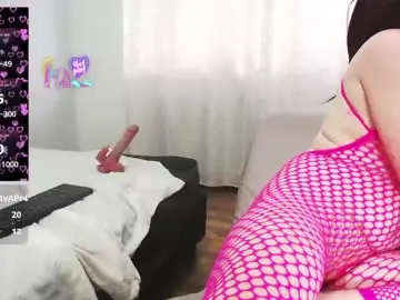 Kittywhiteass  live sex cam