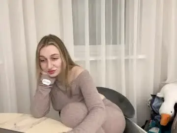 Silkyvera  live sex cam