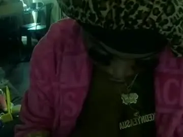 Thickkkums  live sex cam