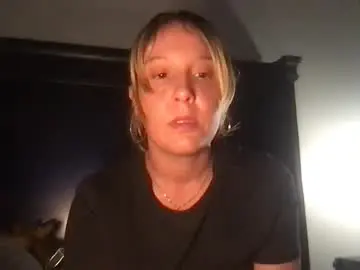Betteroffdeadduh  live sex cam