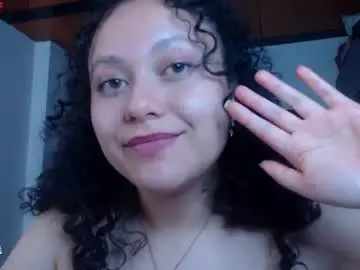 Freud_x_louise1  live sex cam