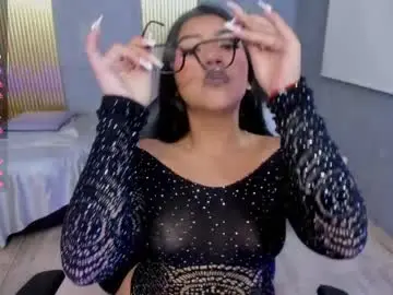 Laulin_tay  live sex cam