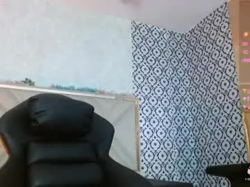 Laulin_tay  live sex cam