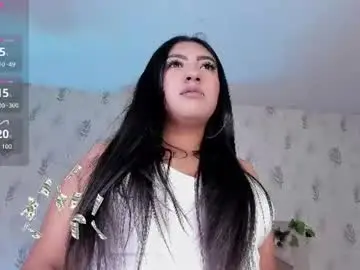Laulin_tay  live sex cam