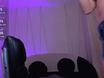 Maiacollins  live sex cam