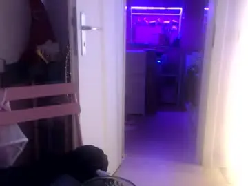 Melli23  live sex cam