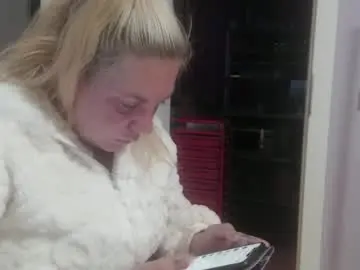 Melli23  live sex cam