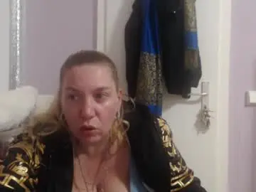 Melli23  live sex cam