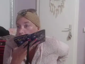 Melli23  live sex cam