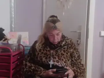 Melli23  live sex cam
