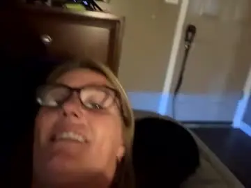 Onthedl89  live sex cam