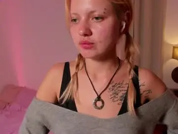 Peachyamelia  live sex cam