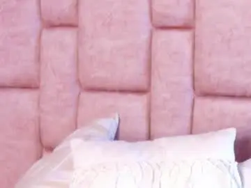 Sharlomonteblack  live sex cam