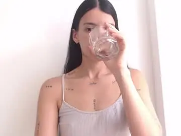 Calyra_isme  live sex cam