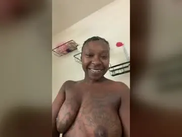 Chocoblacbarbie  live sex cam