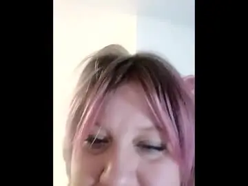 Courtneylyn  live sex cam