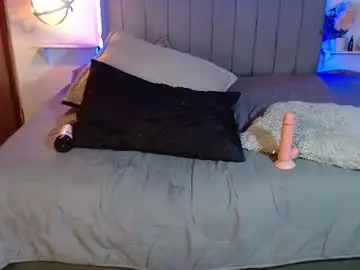 Evelynn_fox_  live sex cam