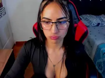 Flaca_57  live sex cam