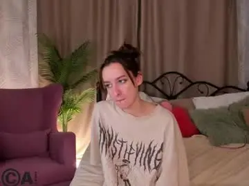 Hi__karu  live sex cam