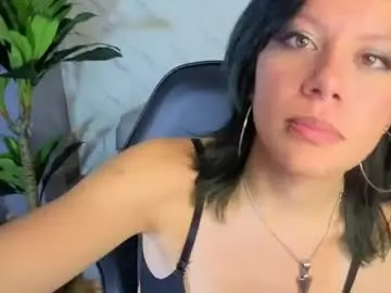 Lewii_t  live sex cam